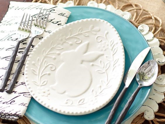 Beyond the usual series of pastels and multi-hued eggs, they’re introducing four twists on traditional decor that promise to take your Easter activities up a level.